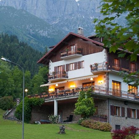 Albergo Ristorante Scanapa Castione della Presolana Exteriör bild