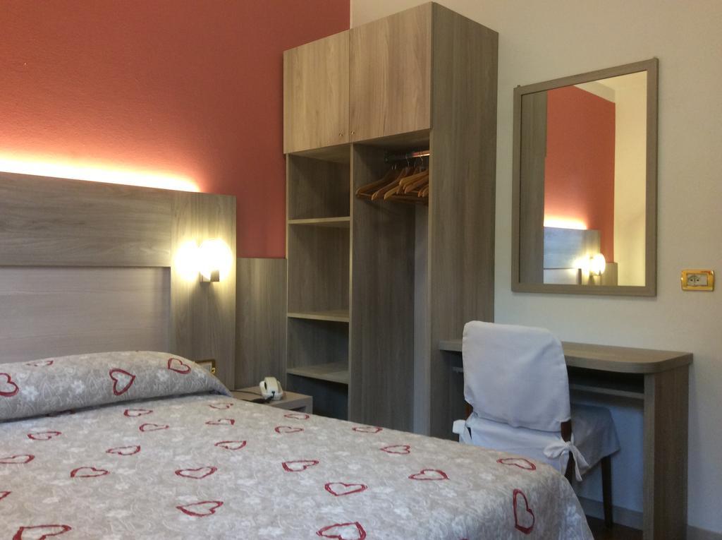 Albergo Ristorante Scanapa Castione della Presolana Exteriör bild